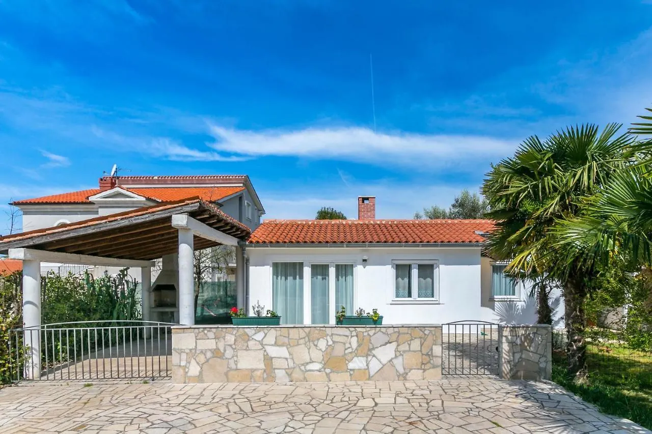 Cuki Bungalow Apartment Medulin